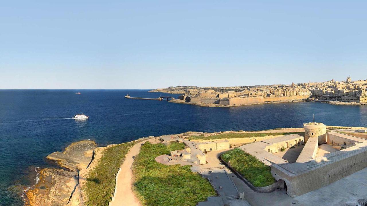 Deluxe Steps To St George's Bay Appartement San Ġiljan