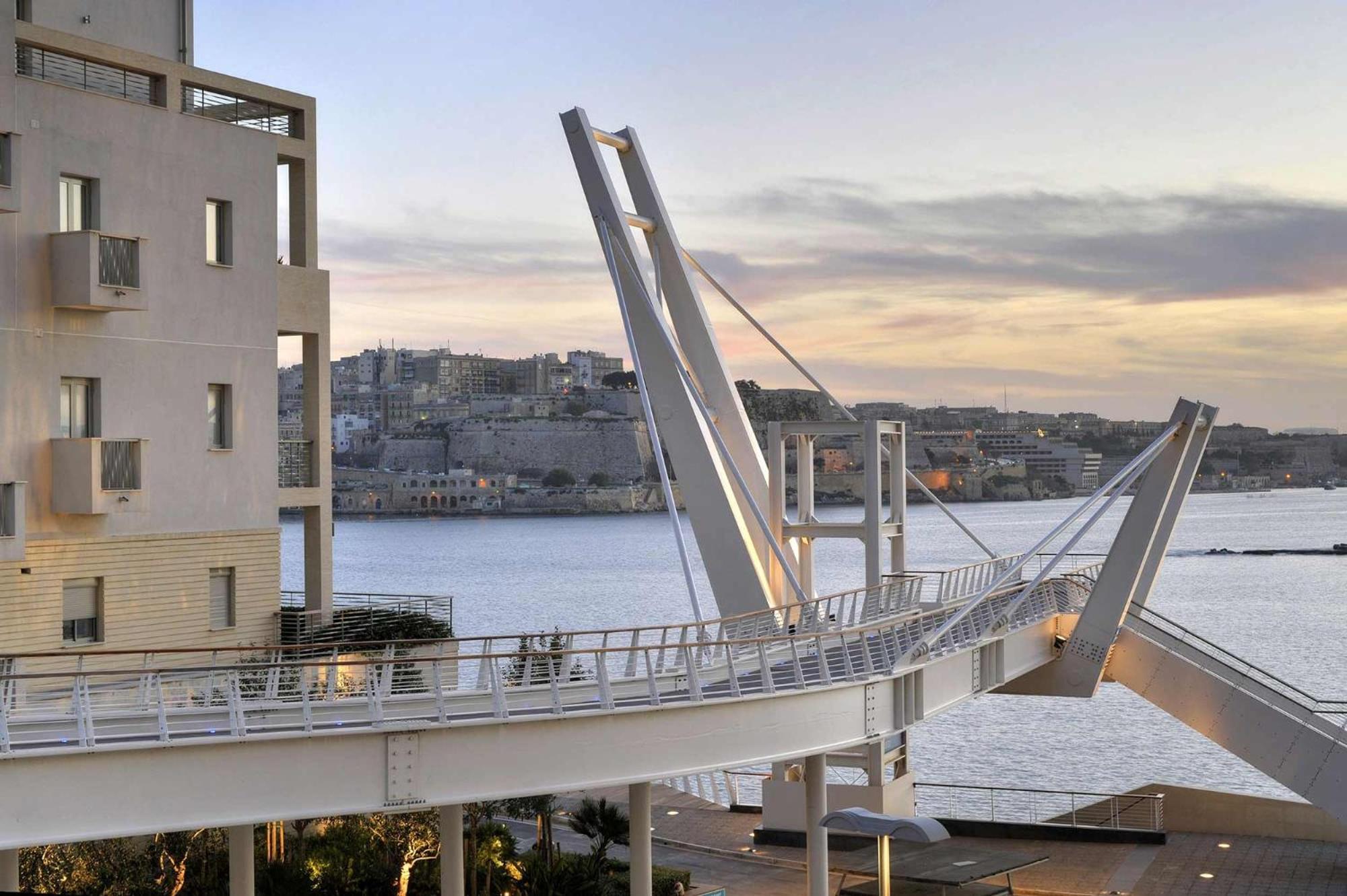 Deluxe Steps To St George's Bay
