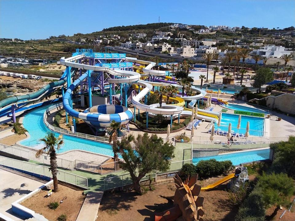 Deluxe Steps To St George's Bay Appartement San Ġiljan