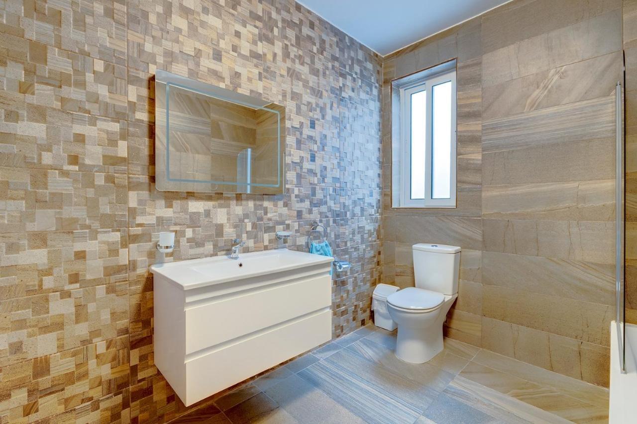 Appartement Deluxe Steps To St George's Bay *