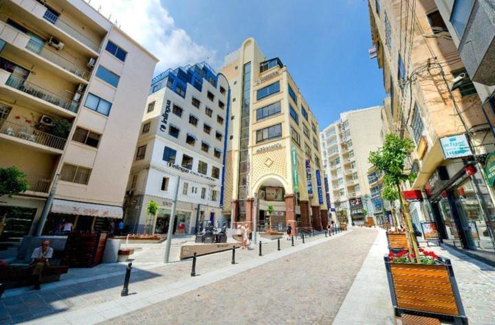 Deluxe Steps To St George's Bay *