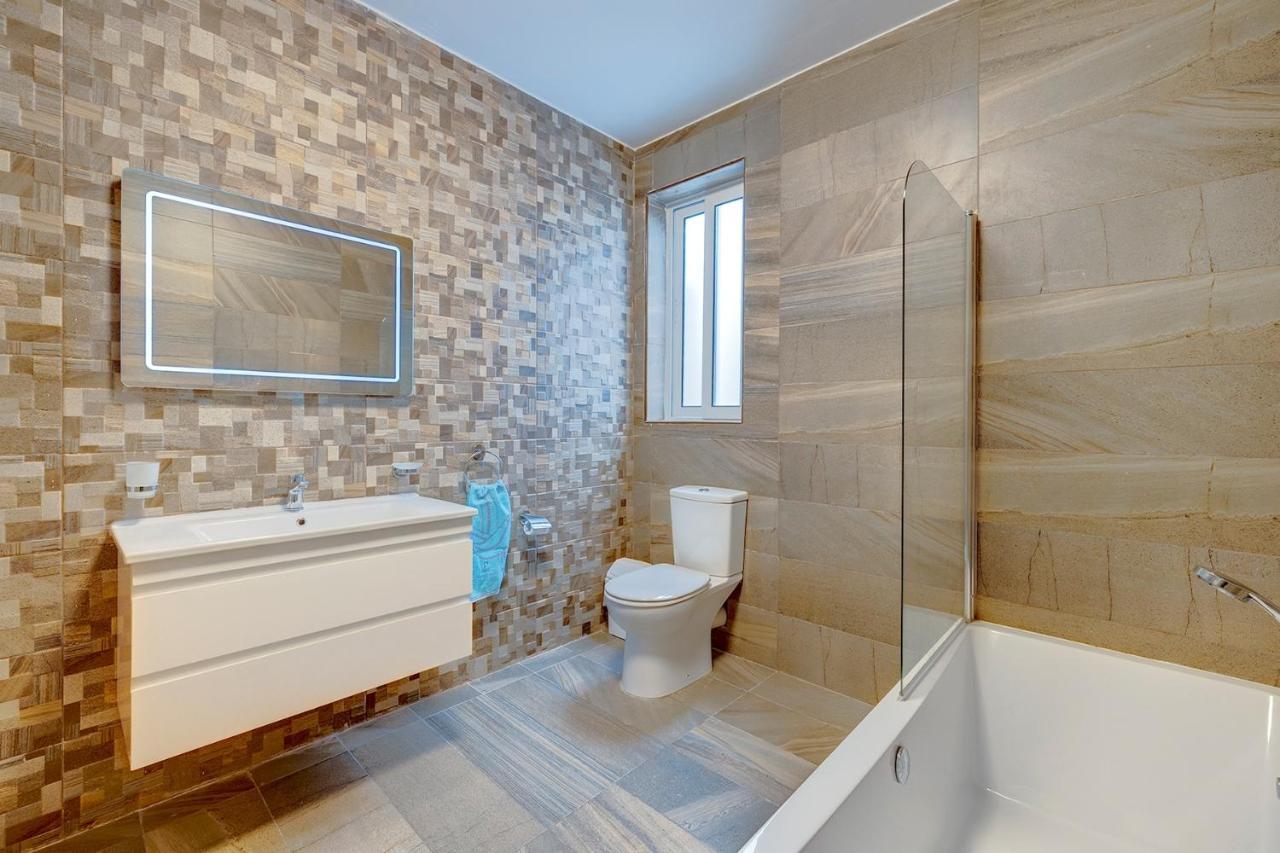 Appartement Deluxe Steps To St George's Bay