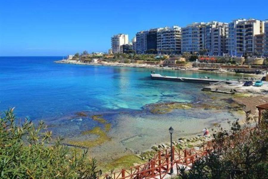 Deluxe Steps To St George's Bay Appartement San Ġiljan